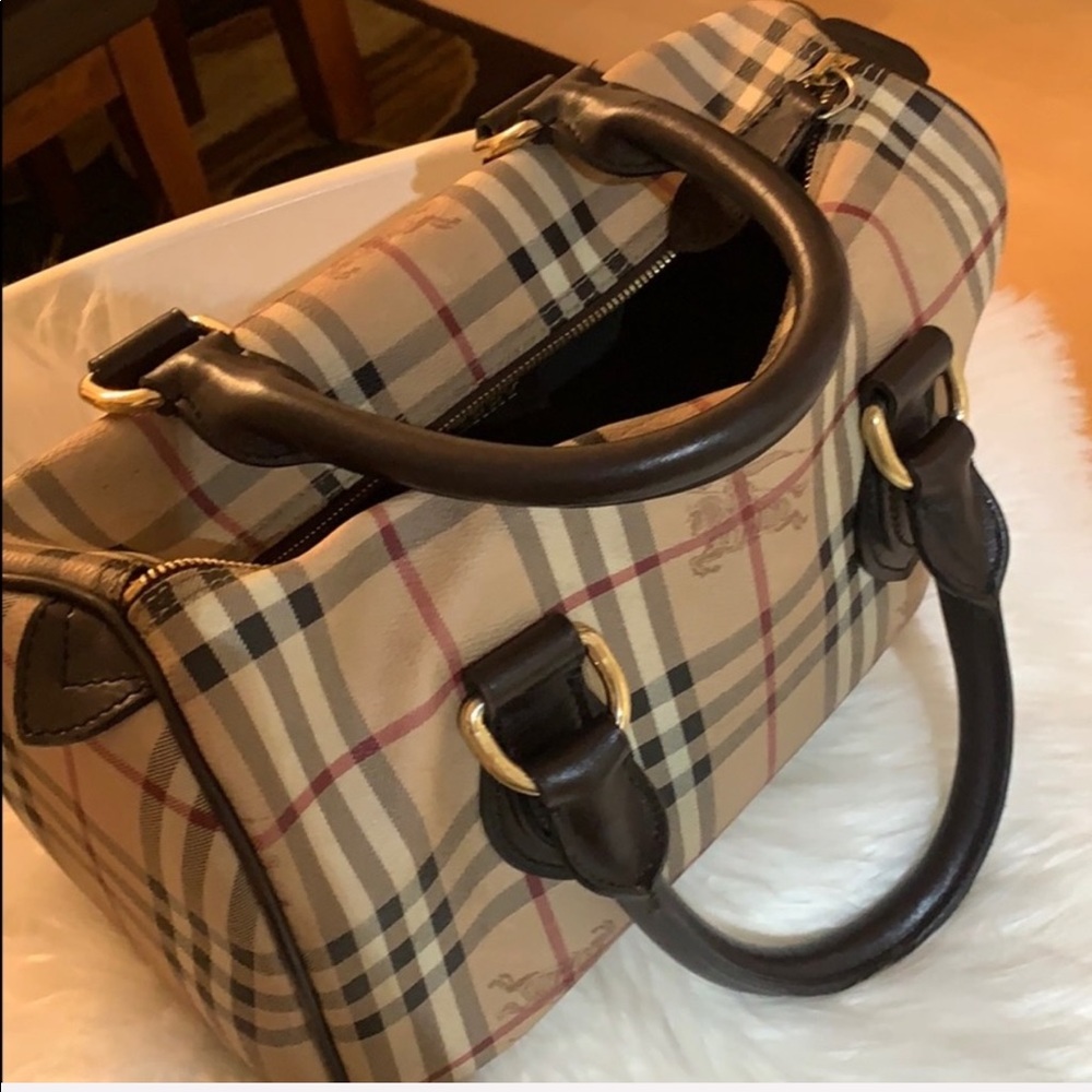 Burberry purse